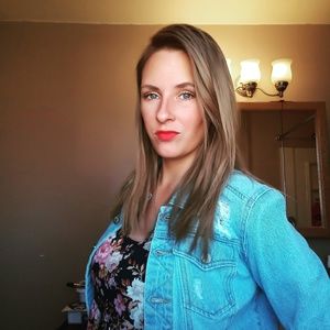 Meet your Posher, Kayla